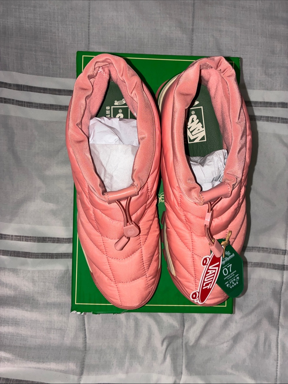 Vans Pink and Green Chocolate Valley Resort Sneakers - Picture 4 of 9